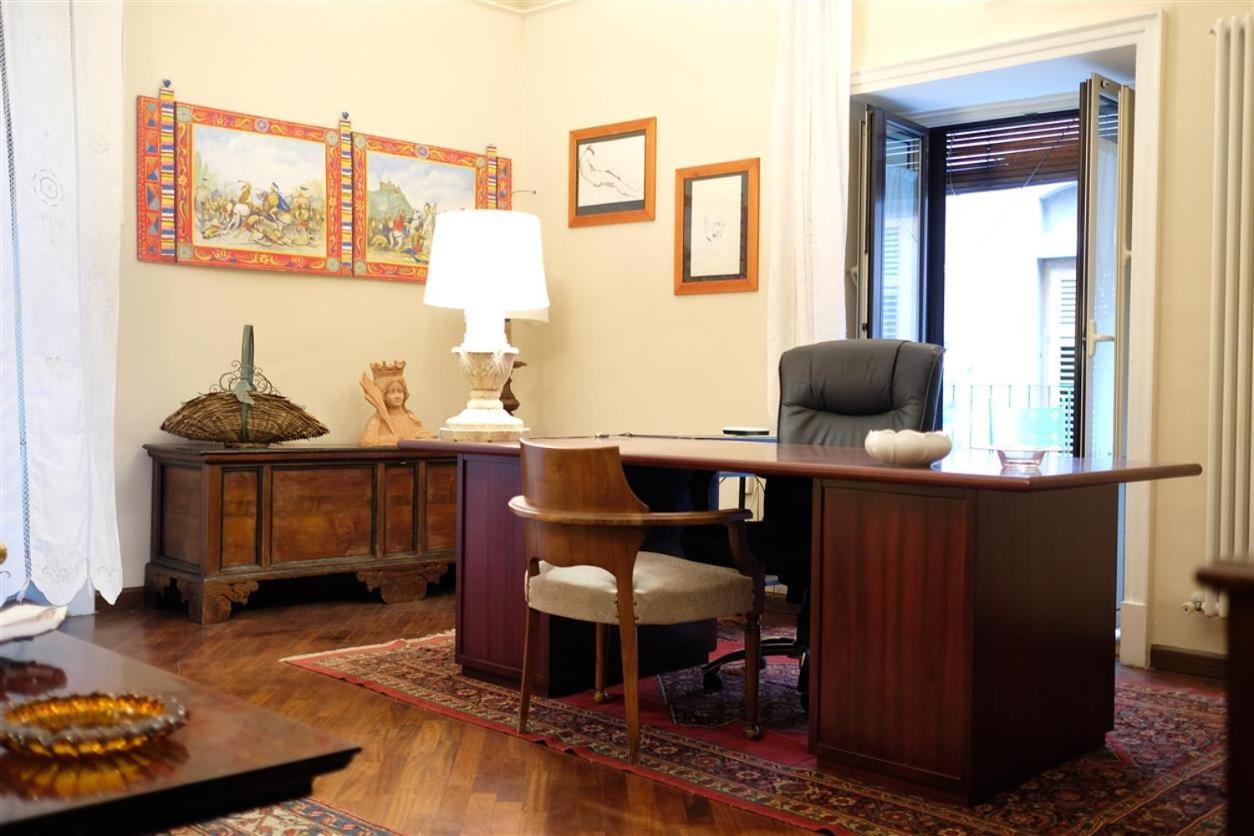 Appartamento Palazzo La Via Catania Esterno foto